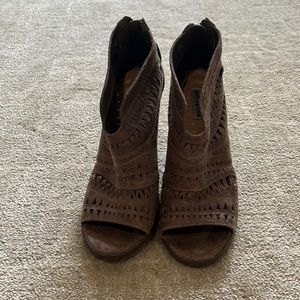 Not Rates heeled bootie